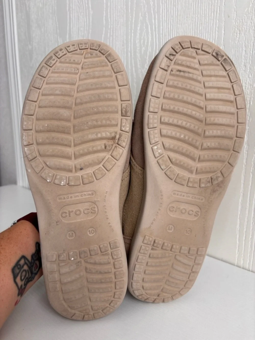 CROCS | Men’s Low-Top Sneakers in Light Mauve | Size 10